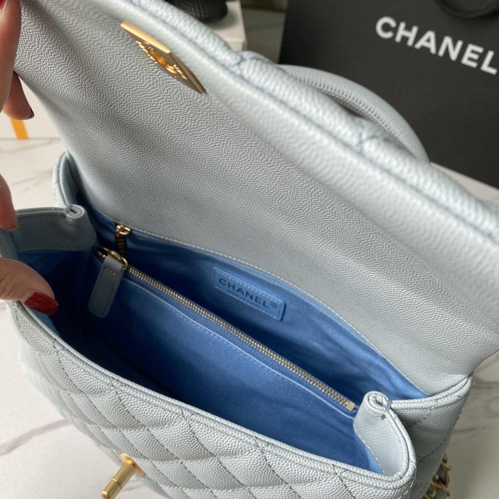 flap-bag-with-top-handle Handle