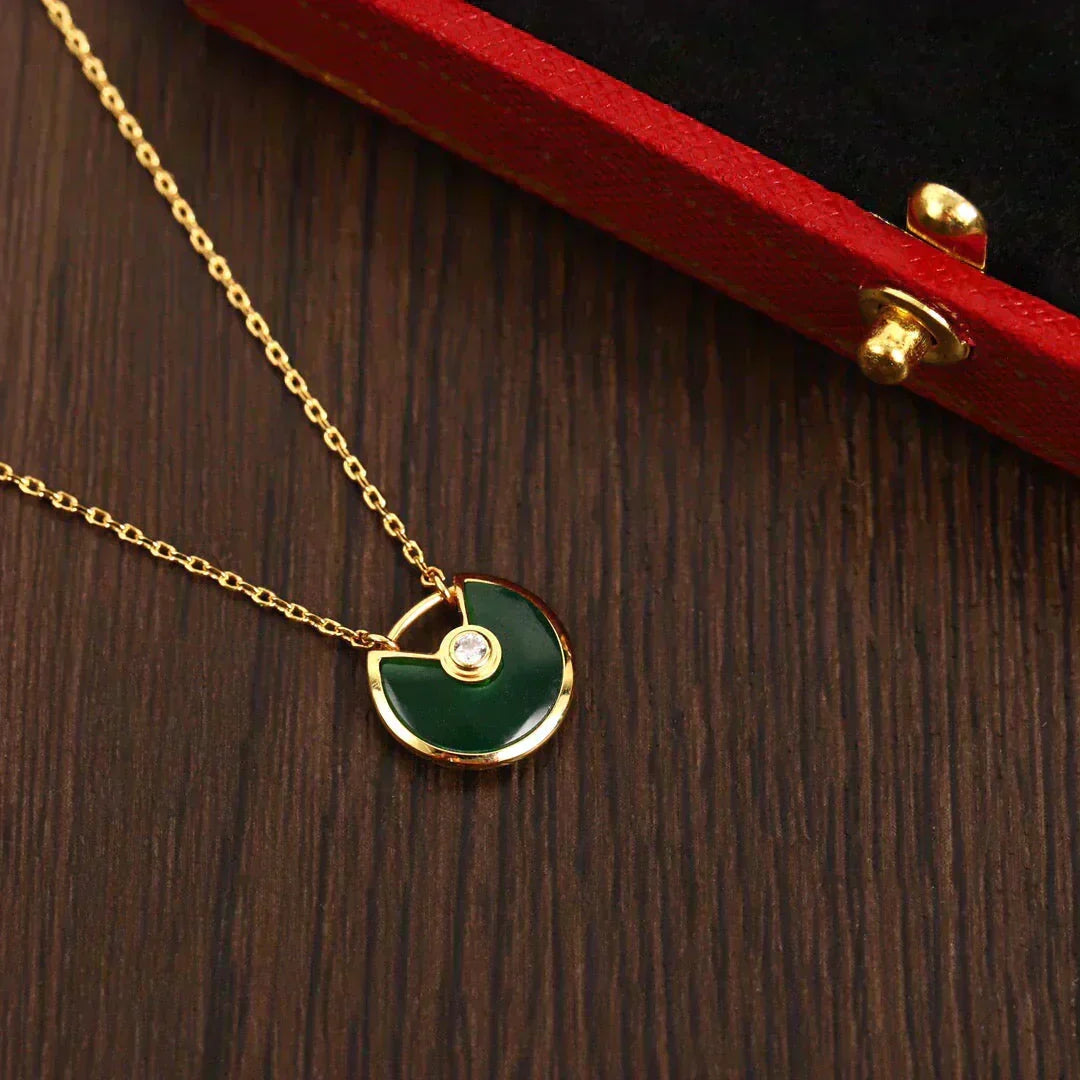 CARTIER AMULETTE GOLD MALACHITE NECKLACE