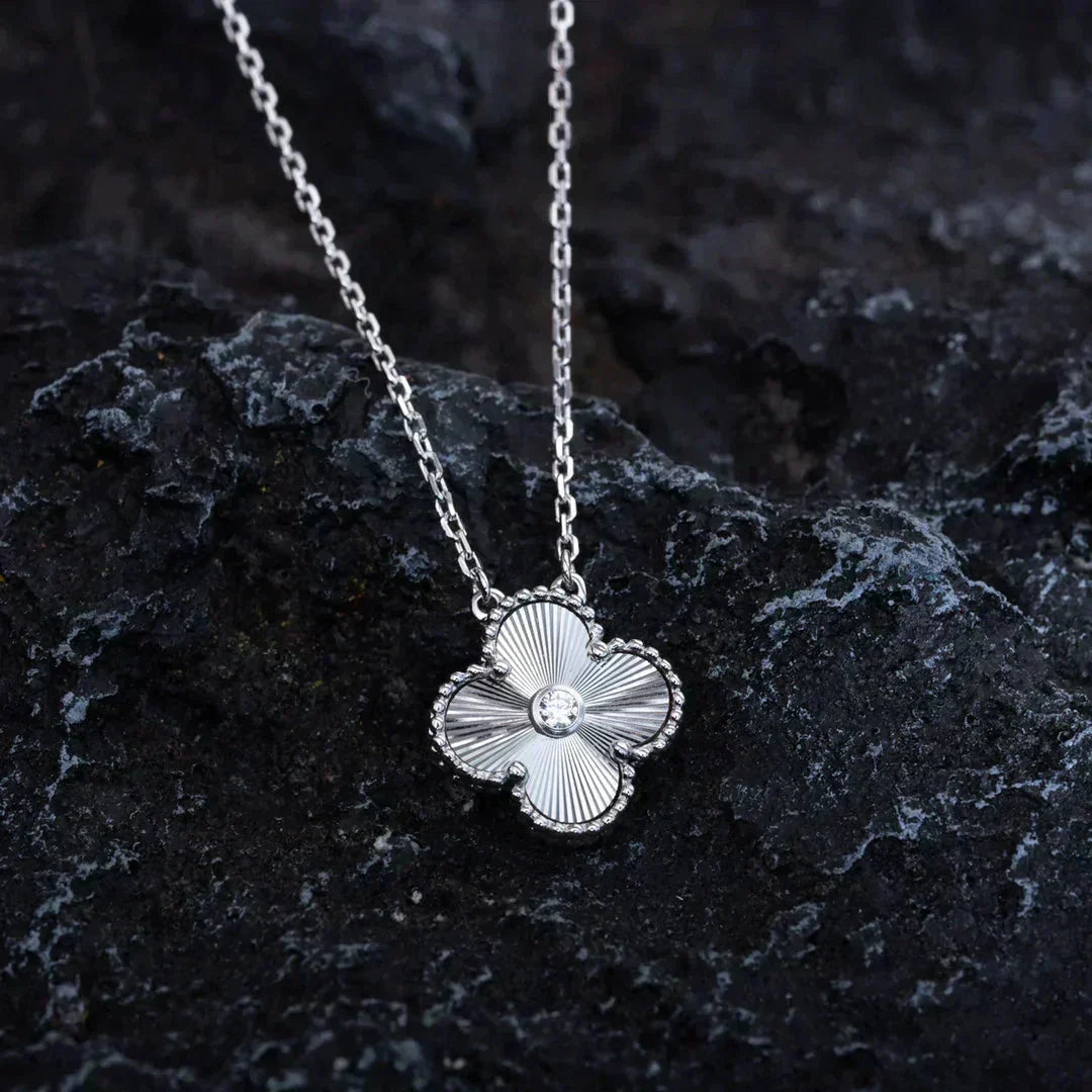 VCA CLOVER 15MM DIAMOND LASER NECKLACE SILVER