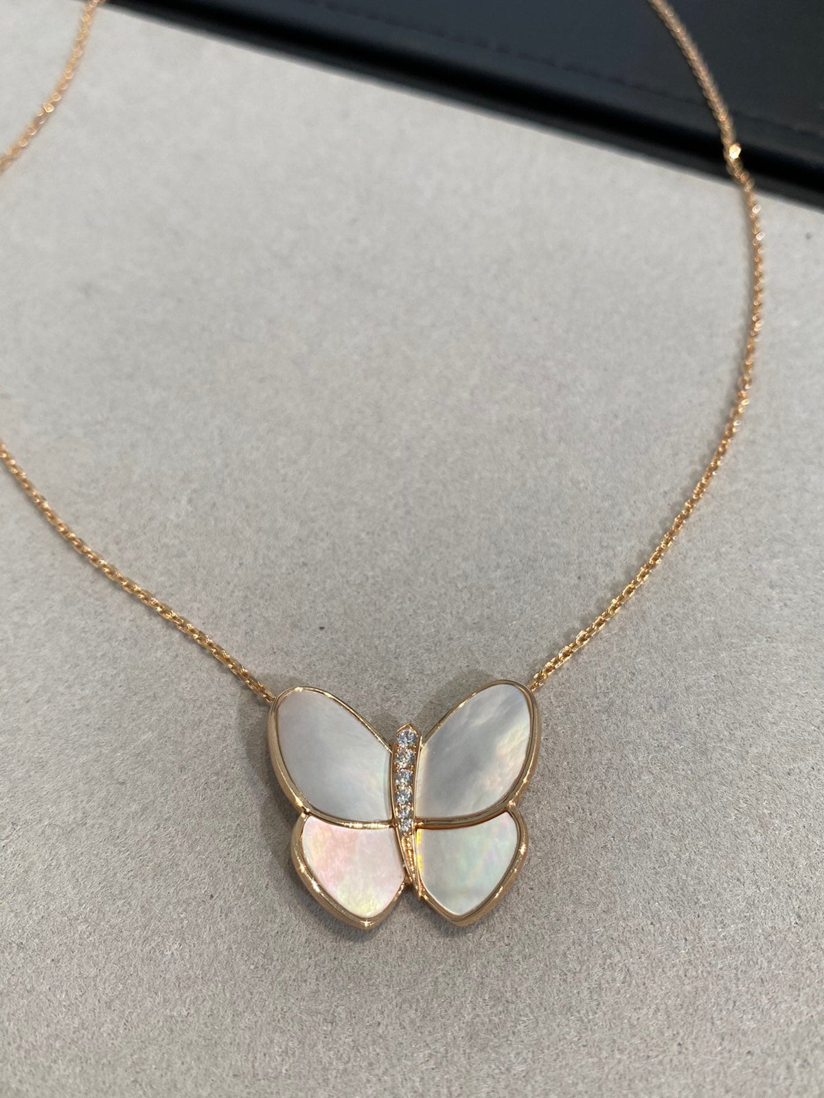 VCA BUTTERFLY GOLD MOP DIAMOND NECKLACE