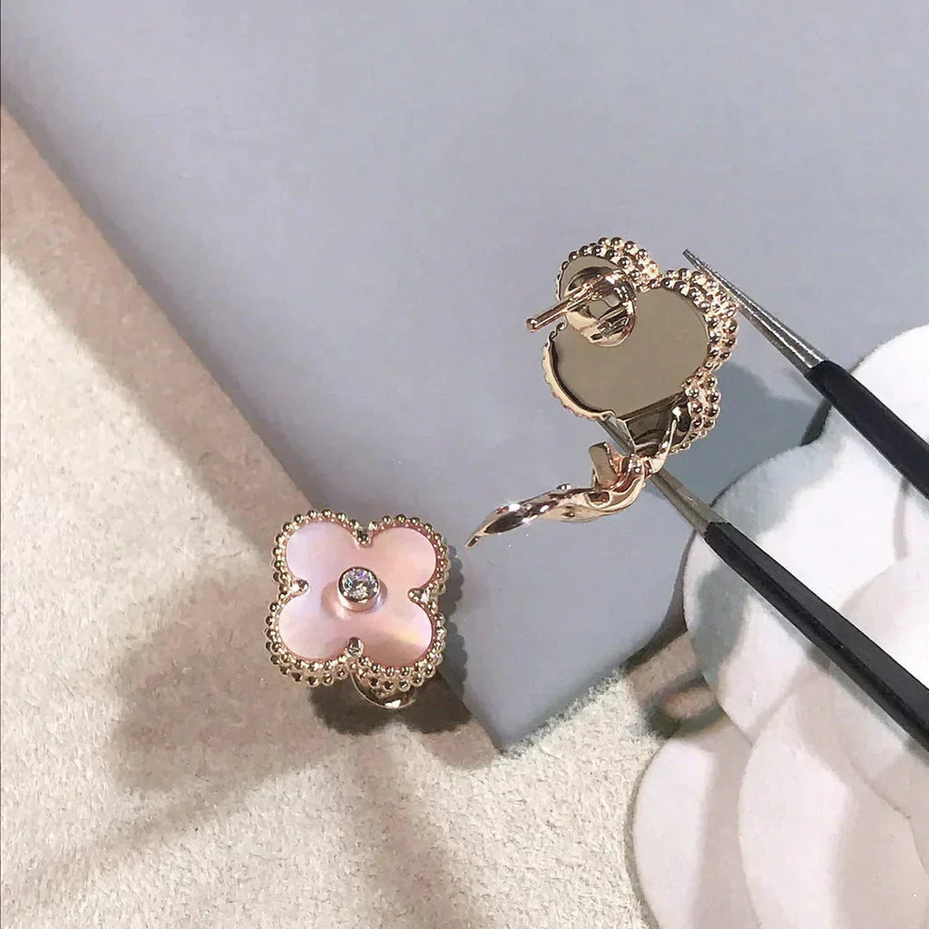 VCA CLOVER MEDIUM 1 MOTIFS PINK MOP DIAMOND EARRINGS