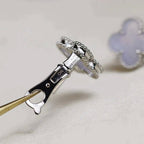 VCA CLOVER MEDIUM 1 MOTIFS WHITE MOP EARRINGS SILVER