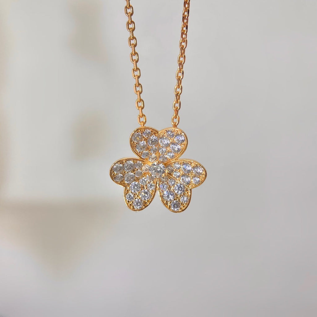 VCA FLOWER DIAMOND NECKLACE