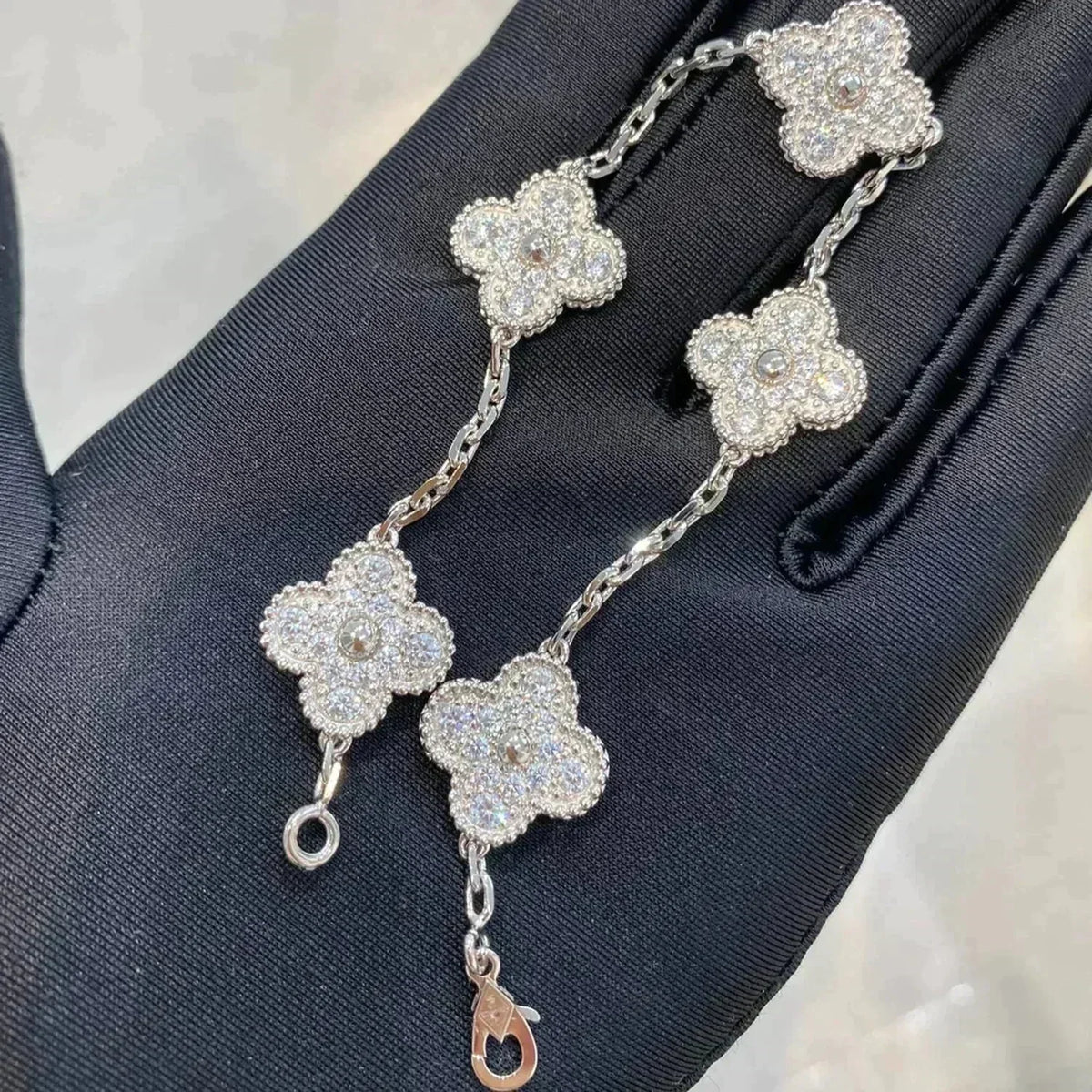VCA CLOVER 5 MOTIF FULL DIAMOND BRACELET COLLECTION