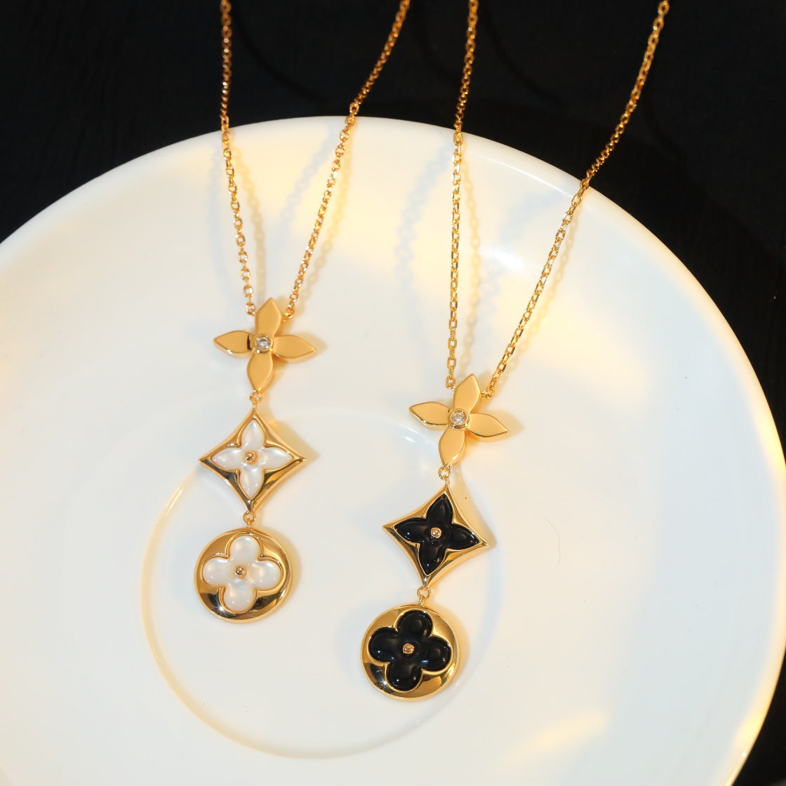LOUIS VUITTON STAR AND SUN ONYX PINK GOLD NECKLACE