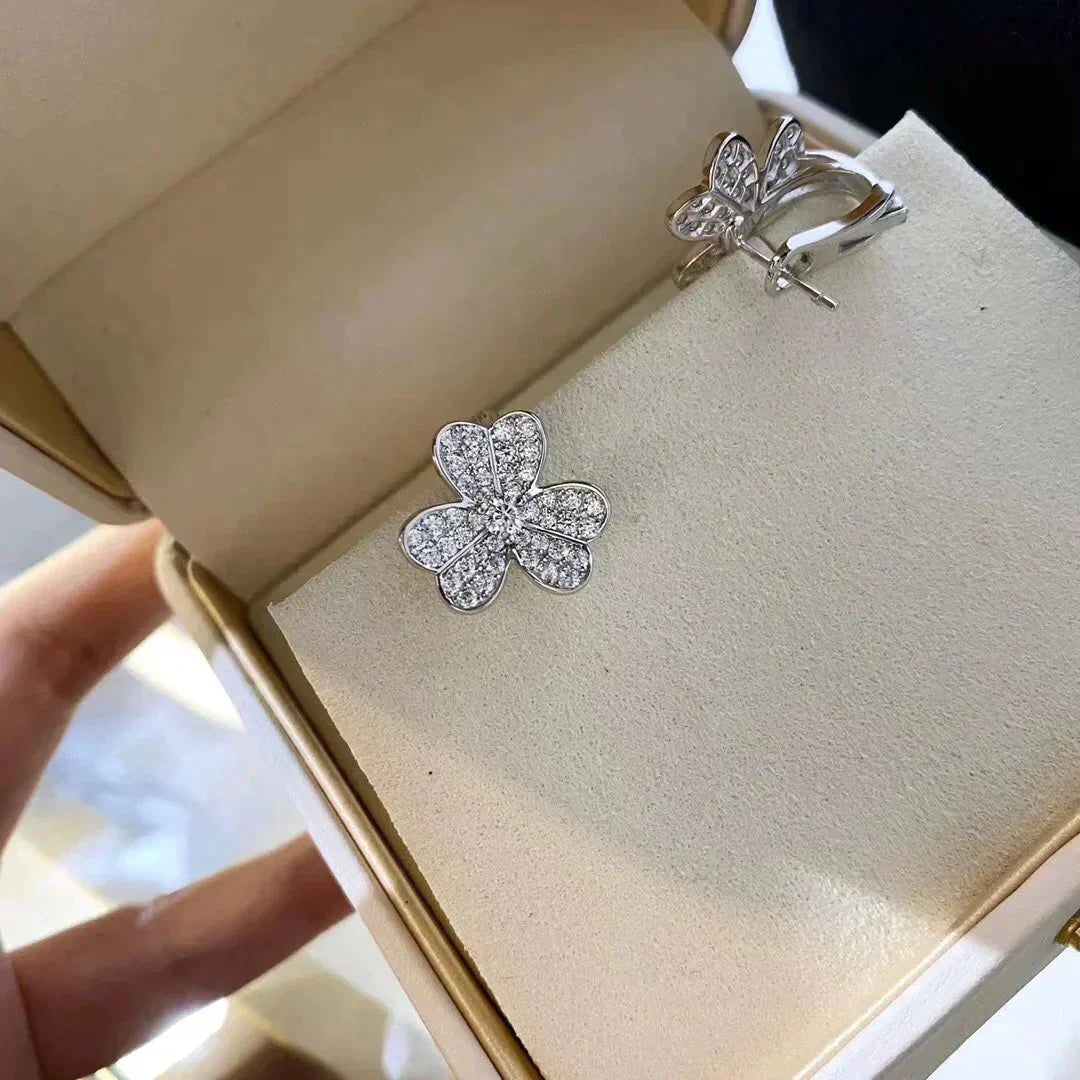 VCA CLOVER COMOS DIAMOND EARRINGS SILVER