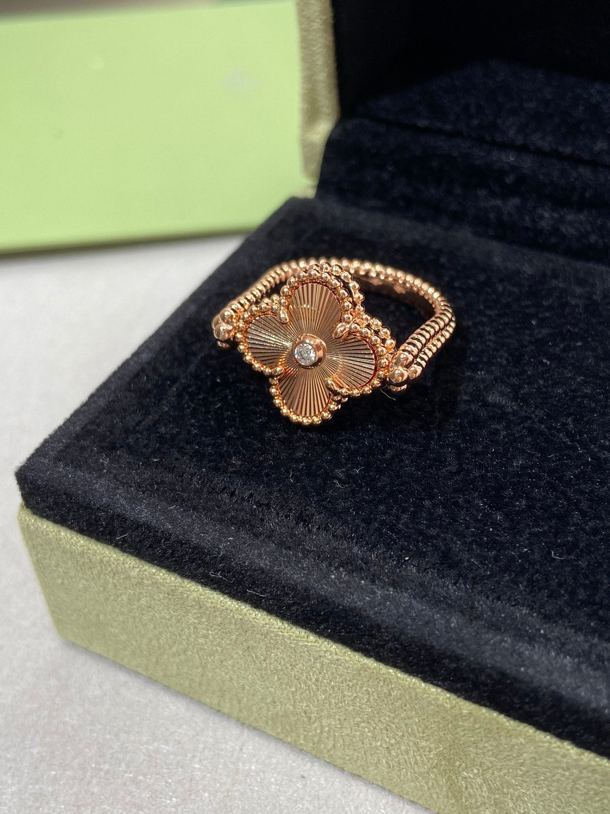 VCA CLOVER RIVERSIBLE ROSE GOLD RING