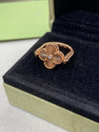 VCA CLOVER RIVERSIBLE PINK GOLD RING