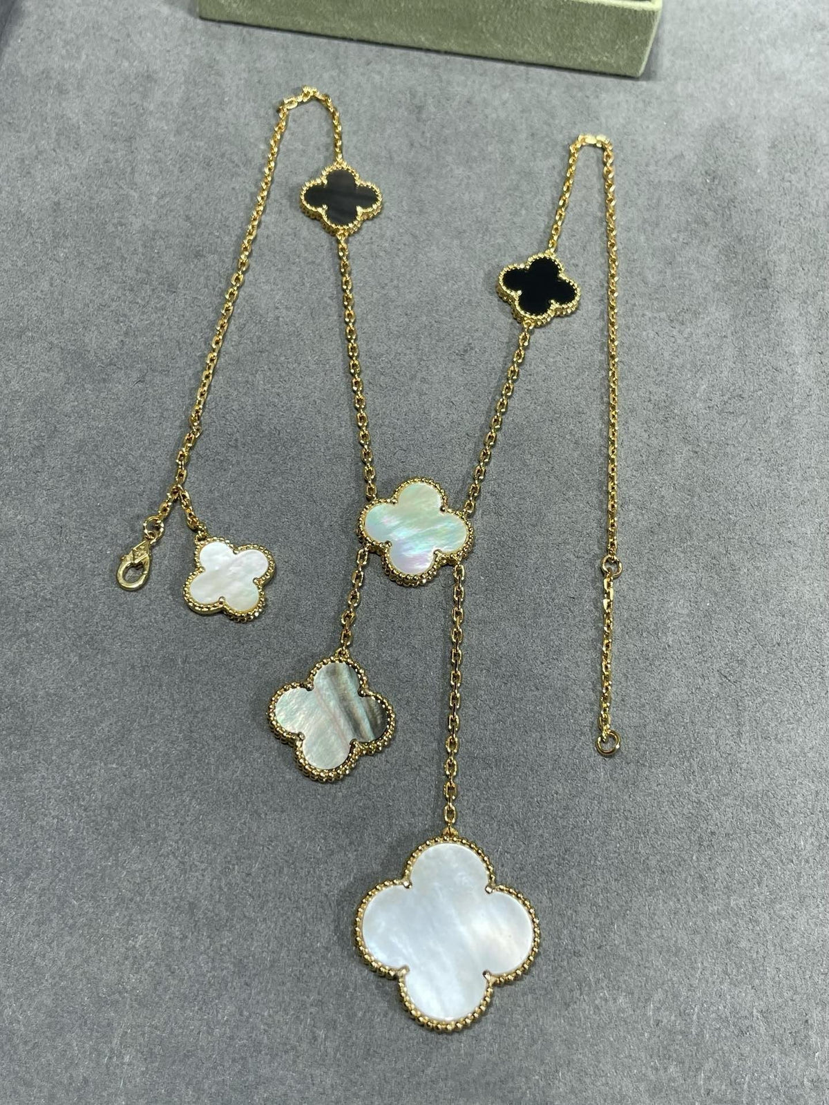 VCA CLOVER 6 MOTIF MOP ONYX GOLD NECKLACE