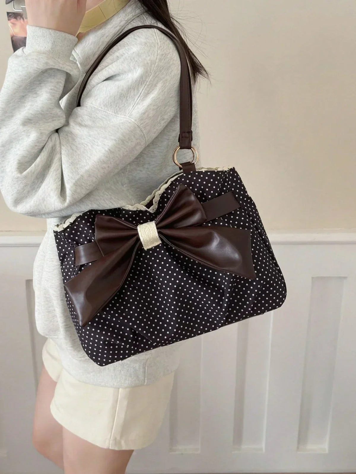 large-polka-dot-ruffle-tote-bag Tote