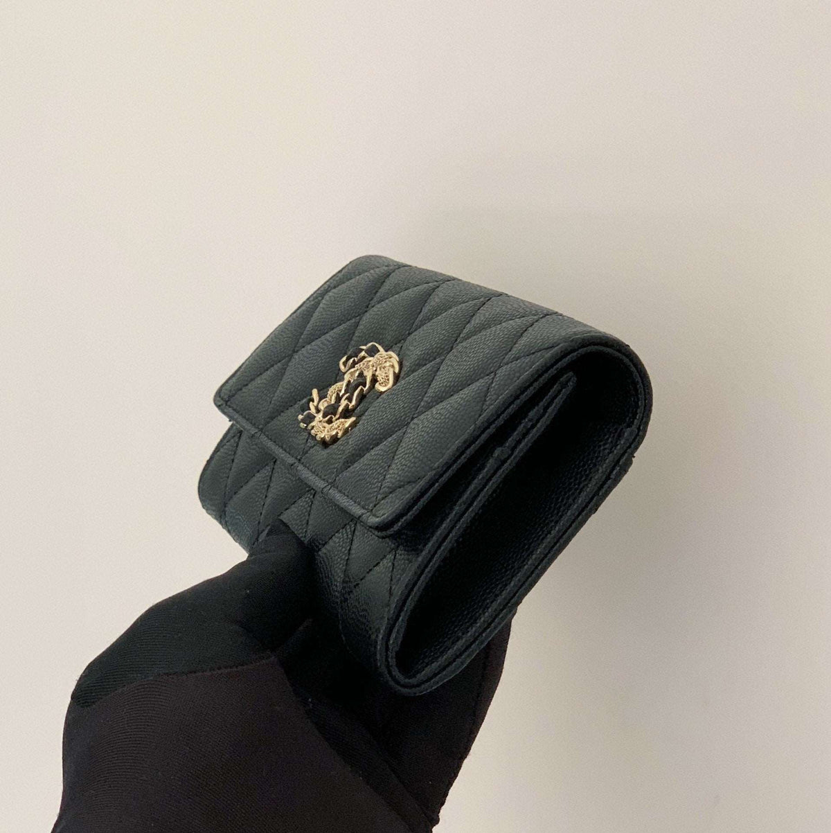 chanel-caviar-quilted-gusset-flap-wallet-copy ohter
