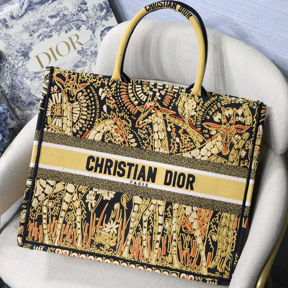 dior-book-tote-14 Tote