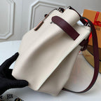 louis-vuitton-lockme-day-bag Handle