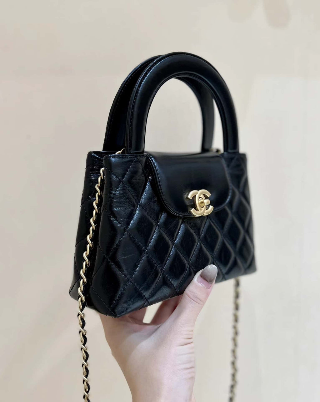 chanel-kelly-mini-shopping-bag-mini-23k-shiny-aged-calfskin-black-13x19x7cm Handle