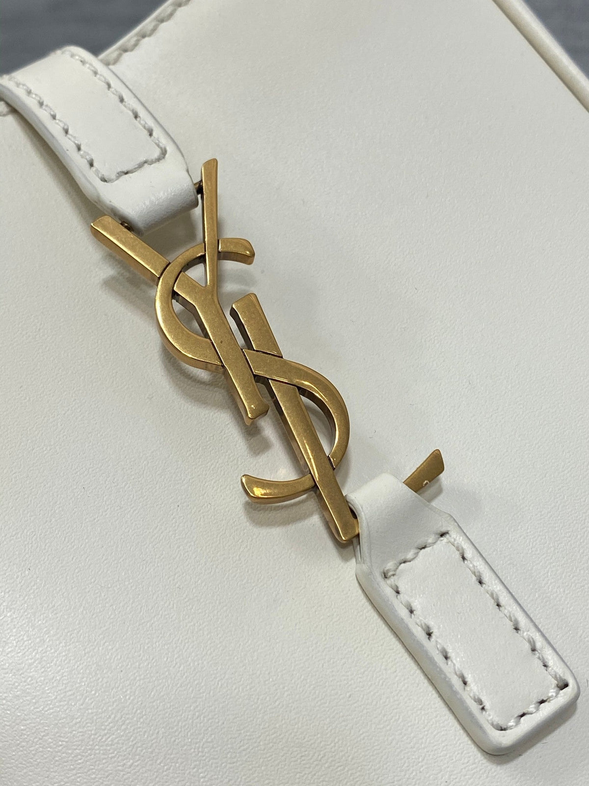 ysl-le-5-a-7-mini-white-bag-13x20x4cm Crossbody