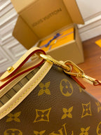 louis-vuitton-graceful-leather-bag Tote