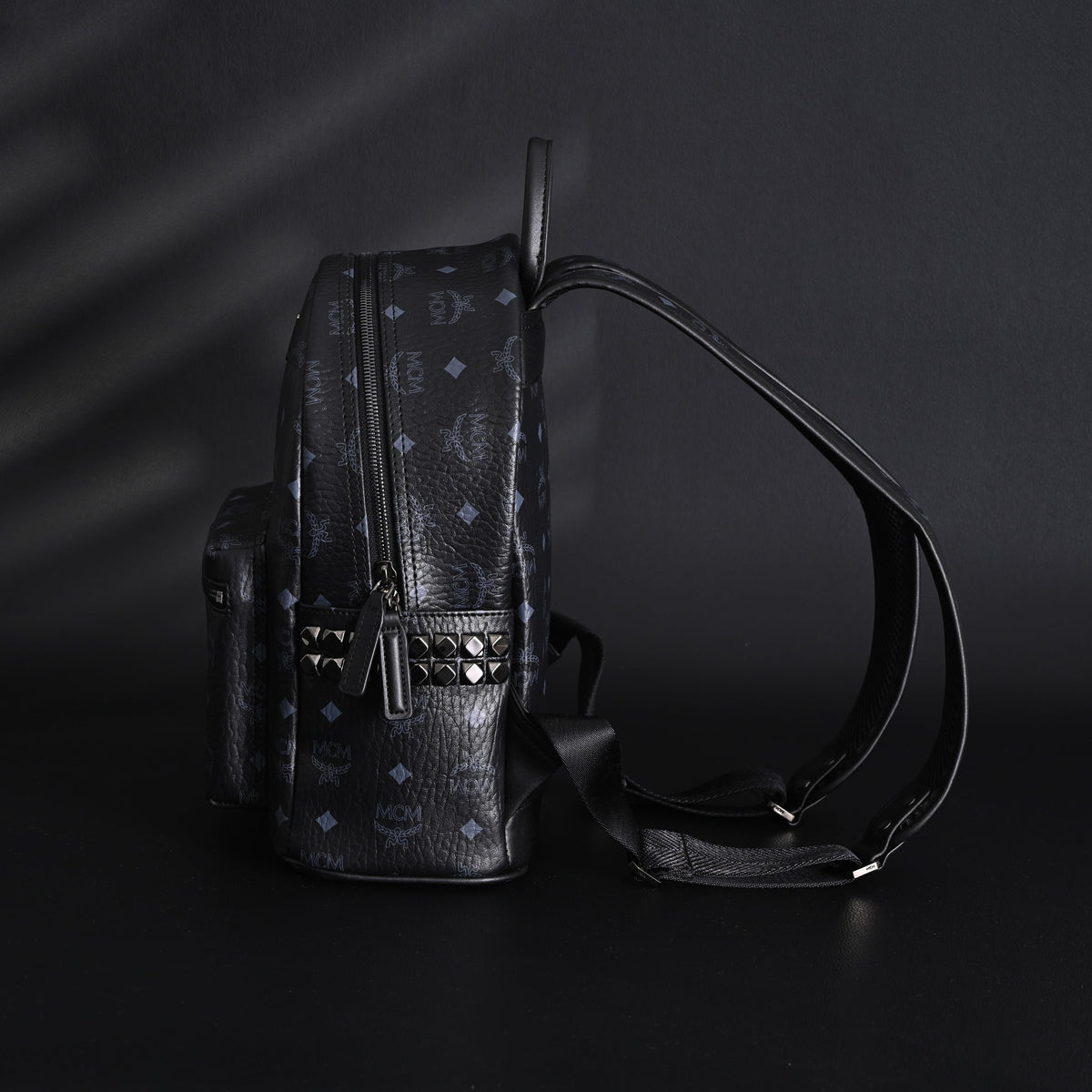 mcm-stark-visetos-medium-backpack-black-monogram-with-studded-detailing ohter