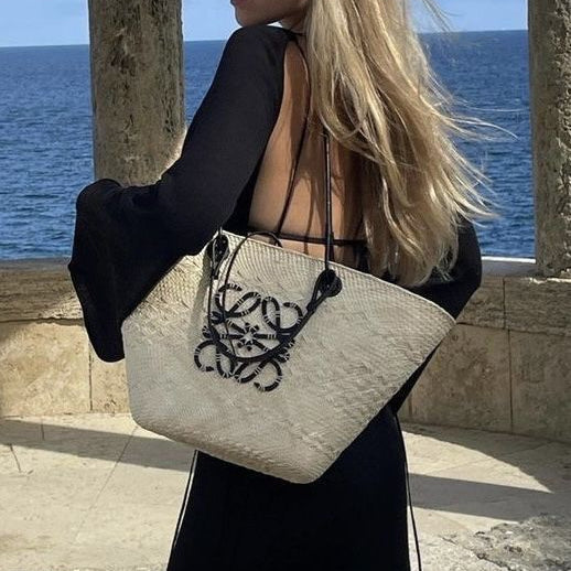 loewe-sunday-neeti-black-raffia-bag Shoulder