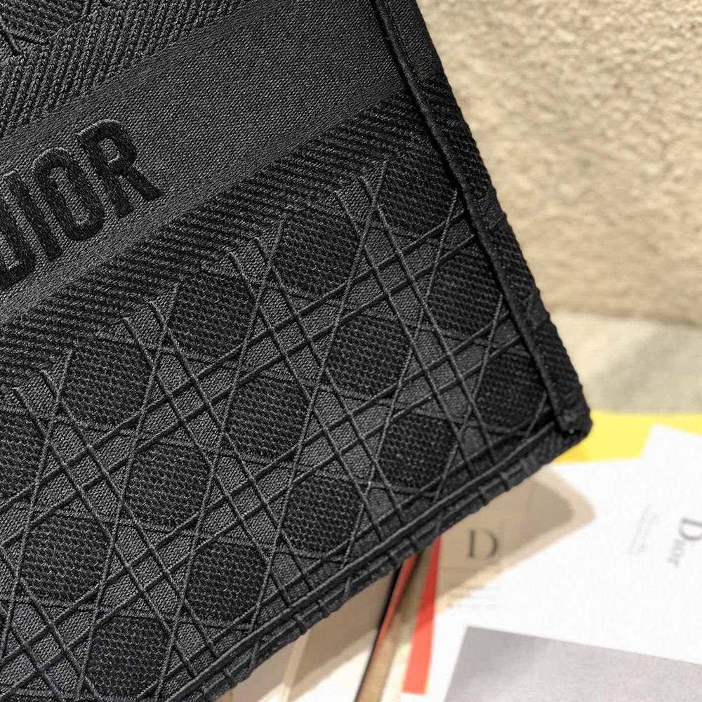 dior-book-tote-15 Tote