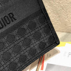 dior-book-tote-15 Tote