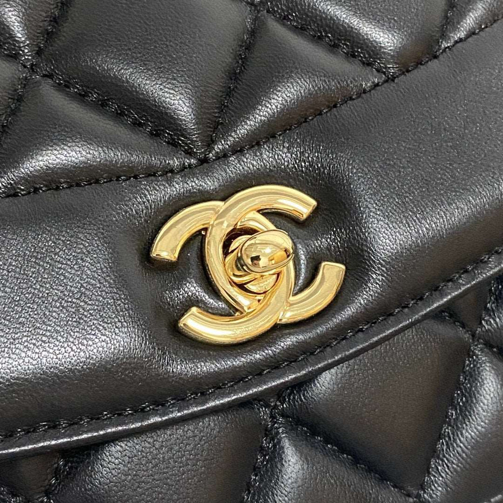 chanel-flap-bag-6 Crossbody