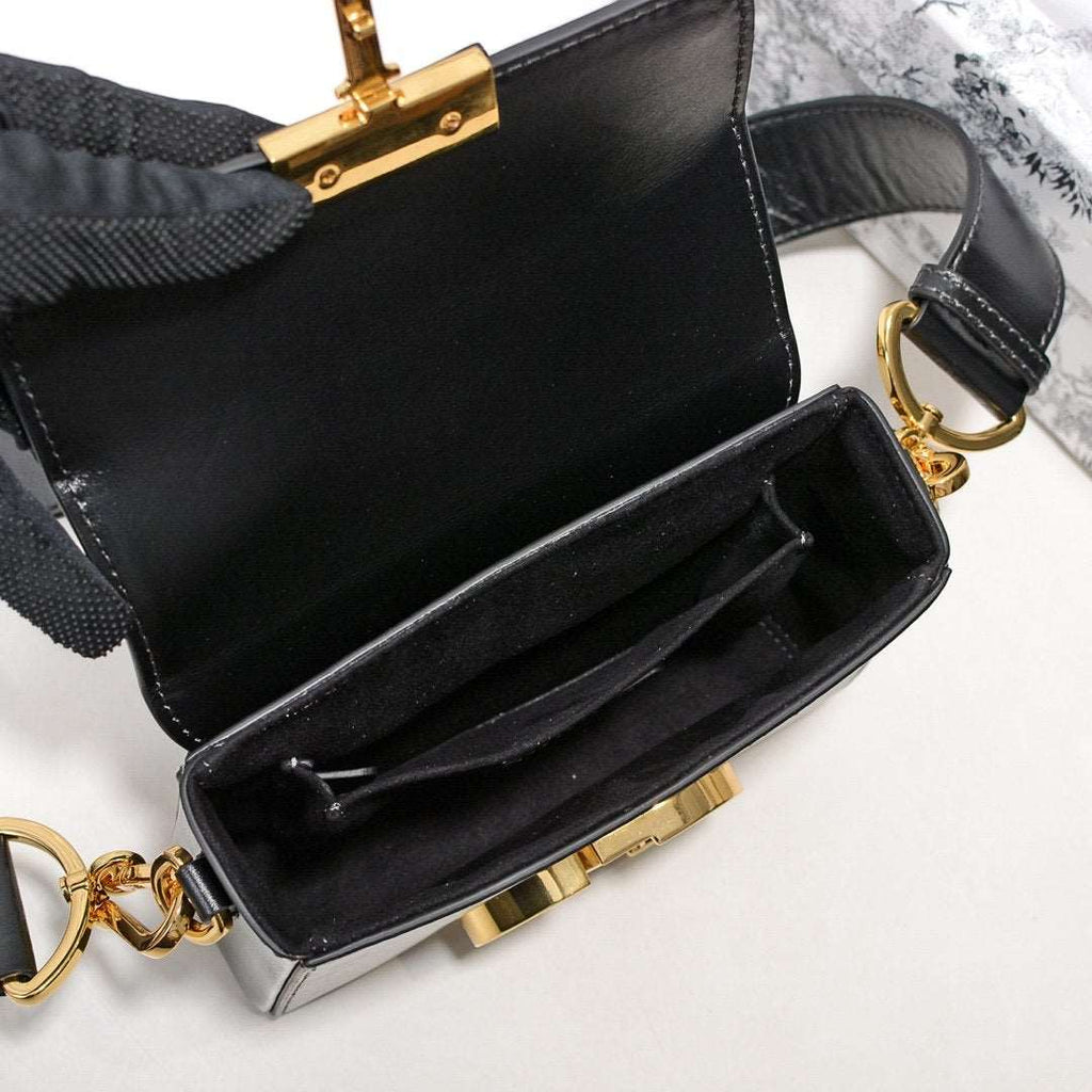 30-montaigne-flap-bag Shoulder