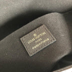 louis-vuitton-felicie-pochette-black Handle