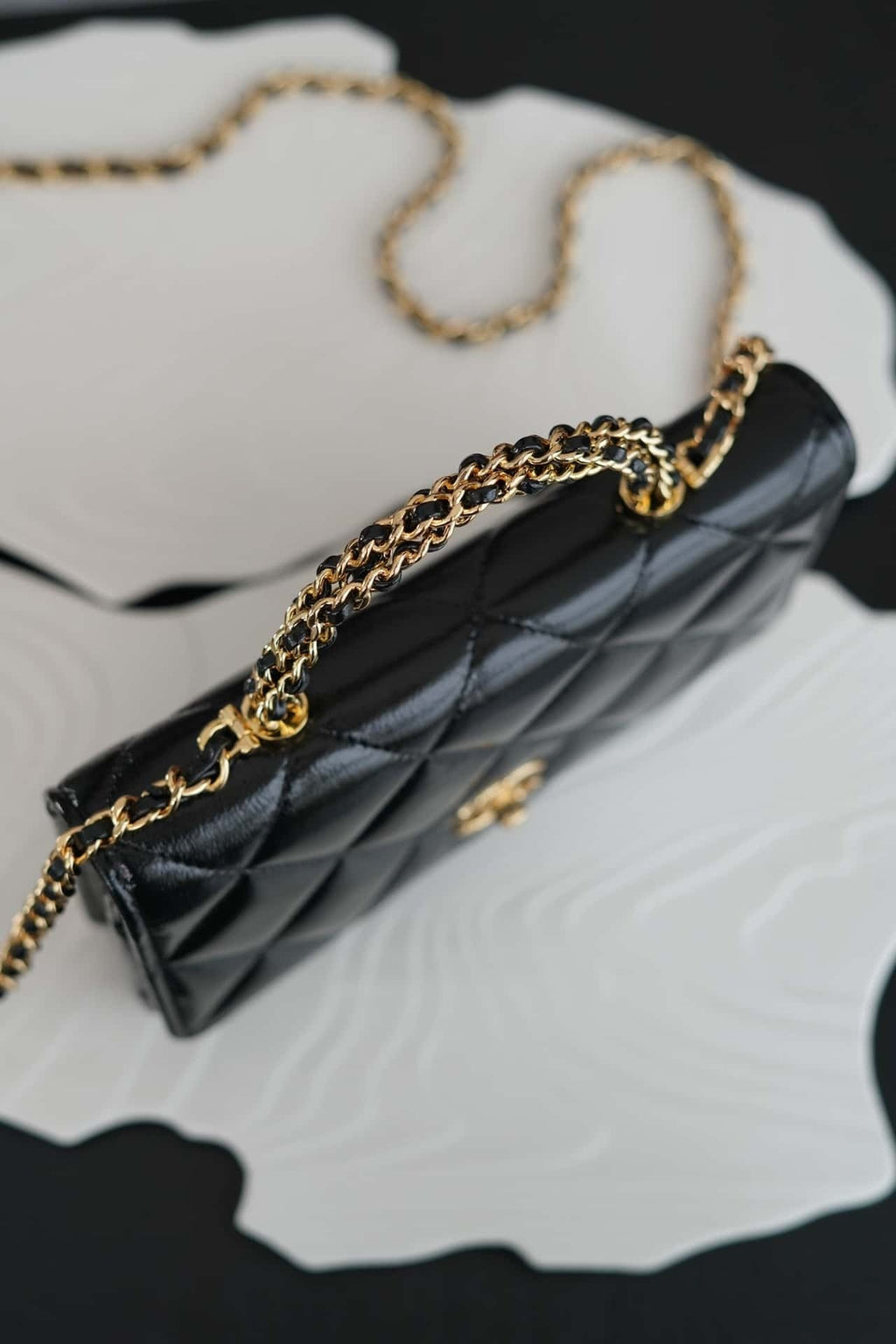 chanel-24b-woc-top-handle-in-black-shiny-lambskin-ghw Handle