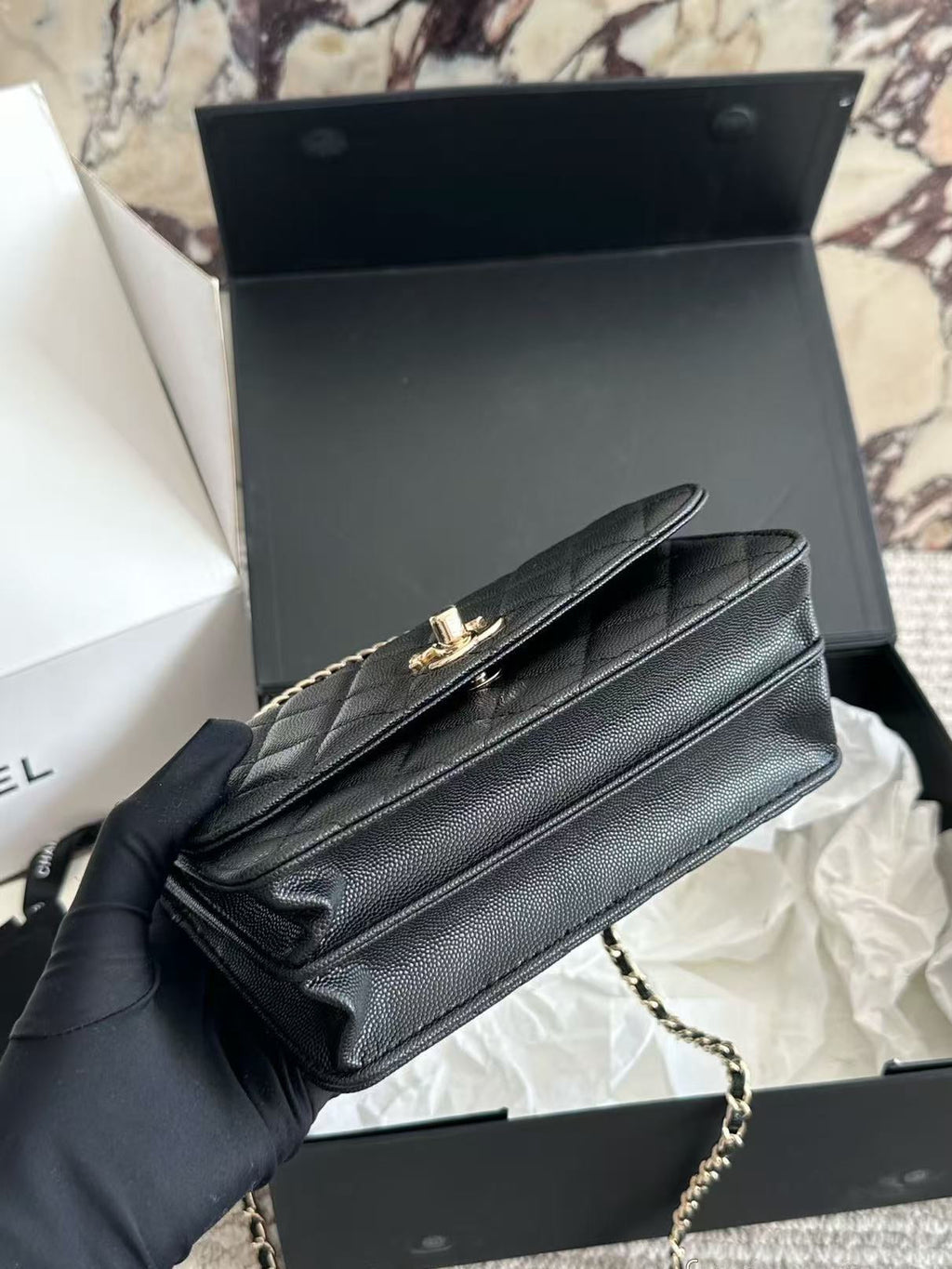 serenityll-200104-chanel-bag Crossbody