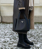 prada-black-handbag Handle