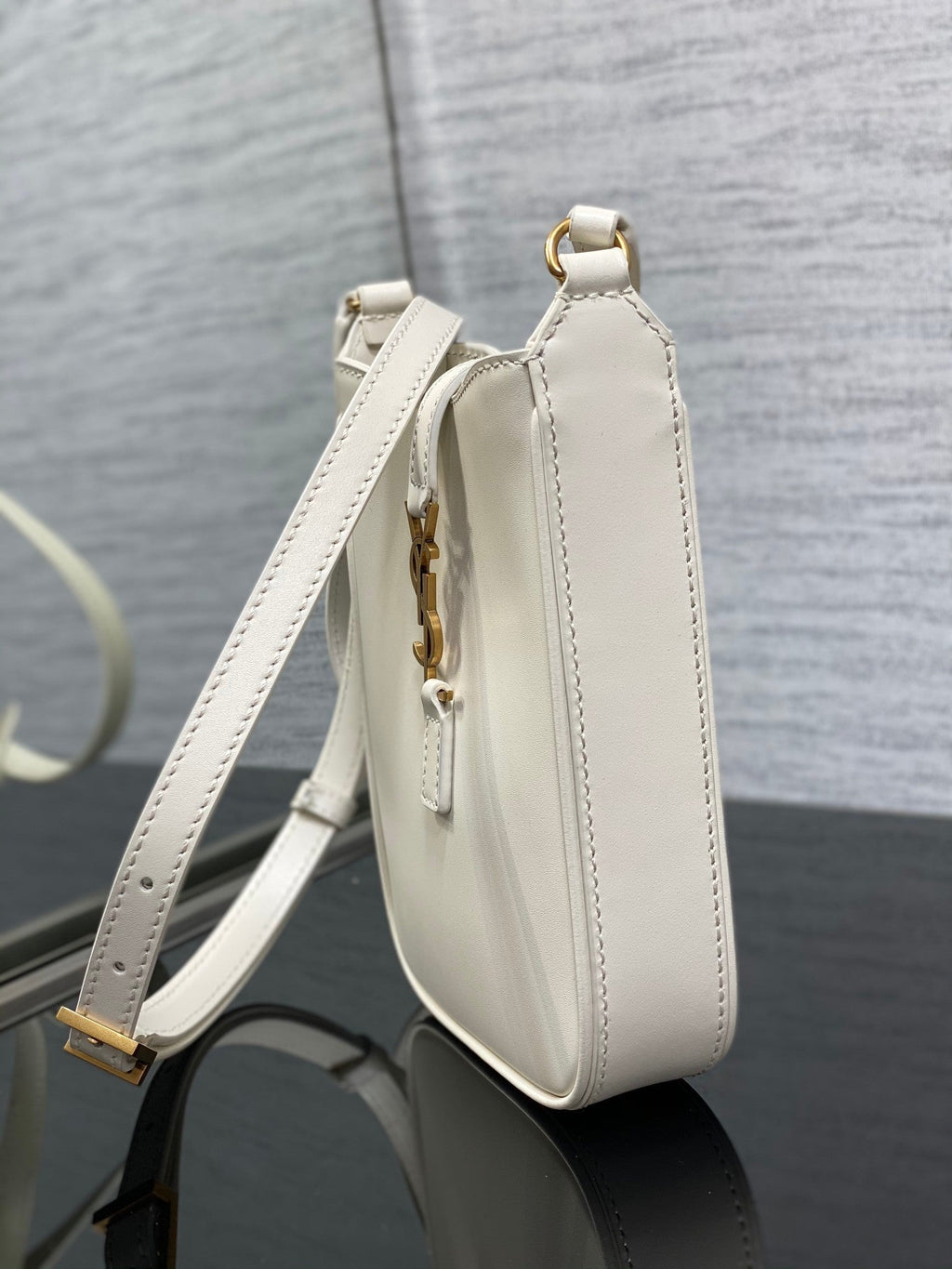 ysl-le-5-a-7-mini-white-bag-13x20x4cm Crossbody