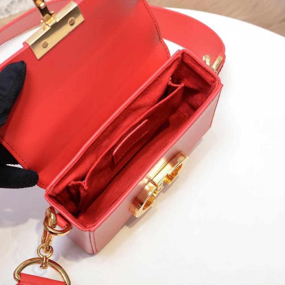 30-montaigne-flap-bag-1 Crossbody