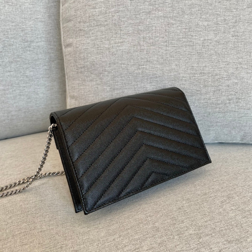 ysl-cassandre-envelope-chain-wallet-black-grain-leather-19x11-5x4-cm Crossbody