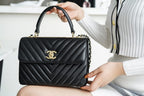 chanel-trendy-cc25-pre-owned-medium-chevron-trendy-handbag-25cm Handle