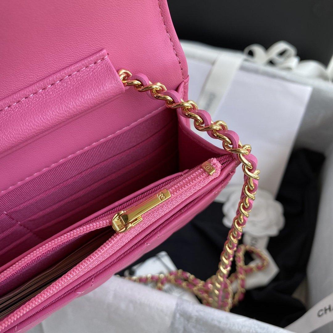 classic-handbag-3 Crossbody