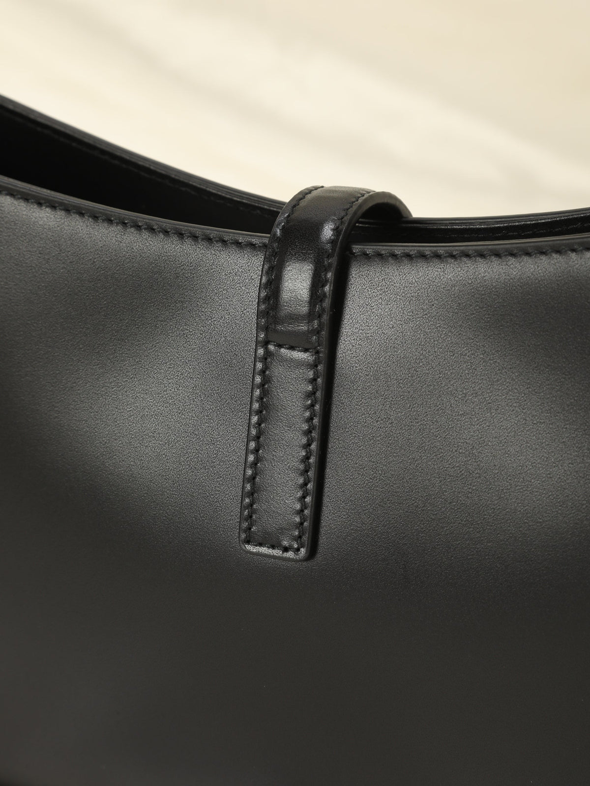 saint-laurent-le-5-a-7-hobo-bag-in-patent-leather-black-women Shoulder