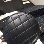 clutch-with-chain Handle