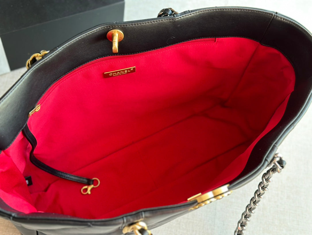chanel-19-shopping-bag-41-black-lambskin-24-x-41-x-10-cm Tote