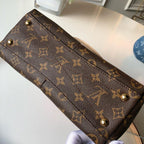 v-tote-mm Tote