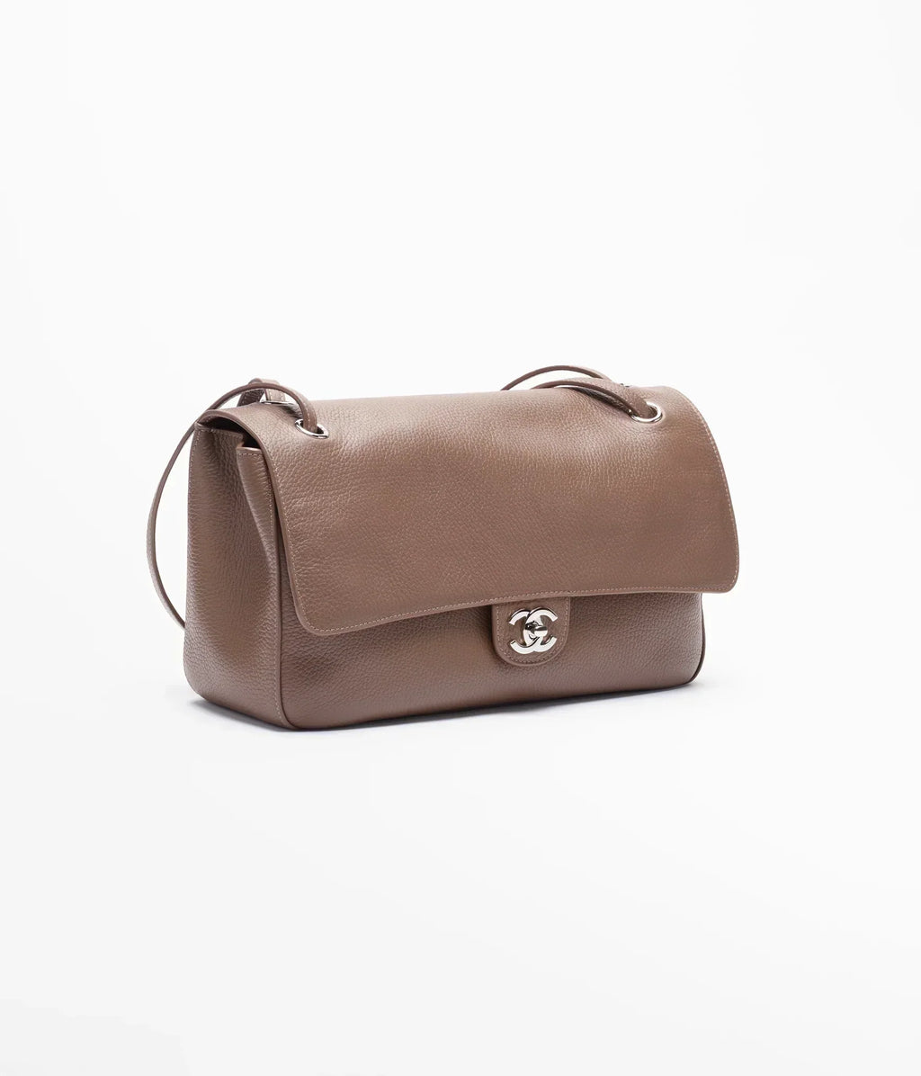 chanel-maxi-flapbag-1 Shoulder
