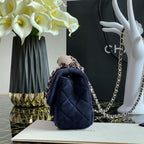 chanel-flap-bag-16 Crossbody
