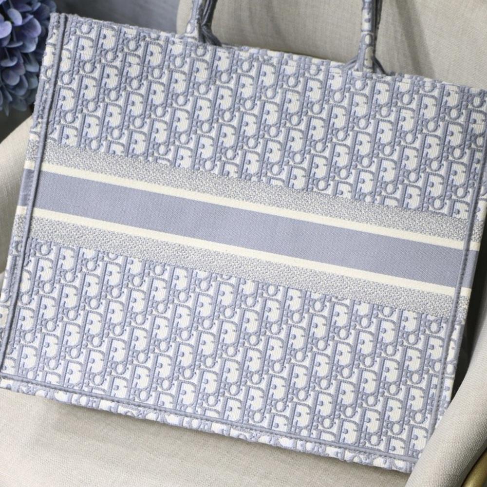 dior-book-tote-11 Tote