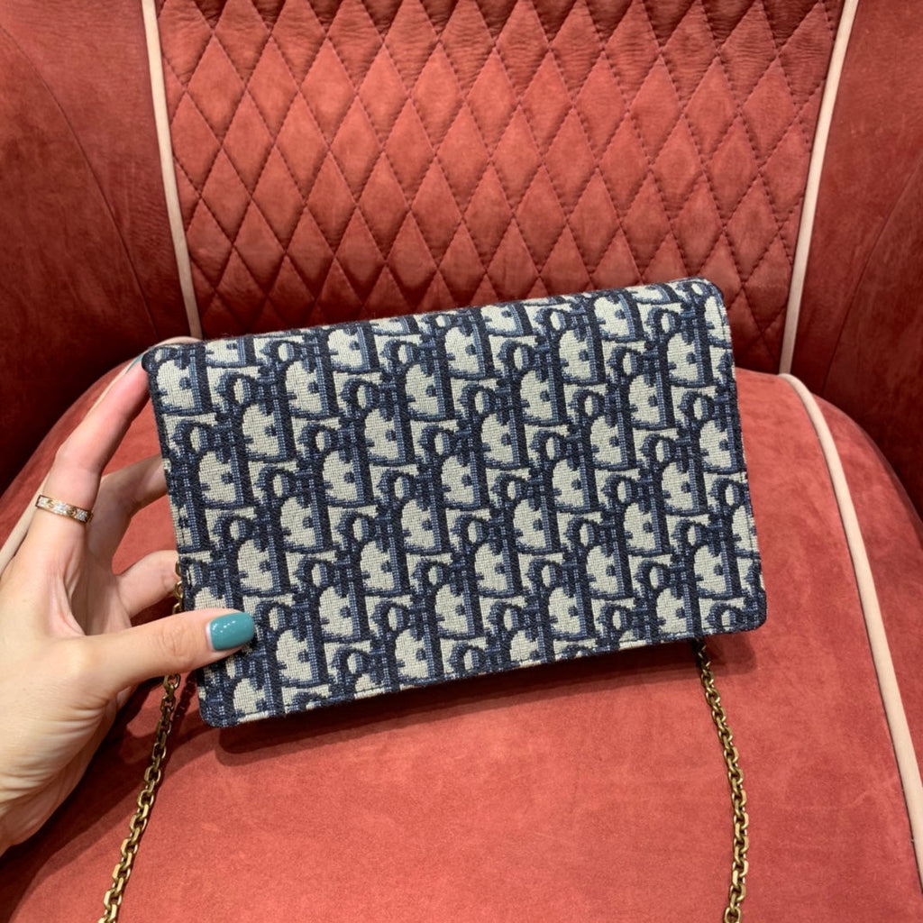 dior-saddle-pouch-blue-dior-oblique-jacquard-22-x-14-5-x-4-5-cm Crossbody