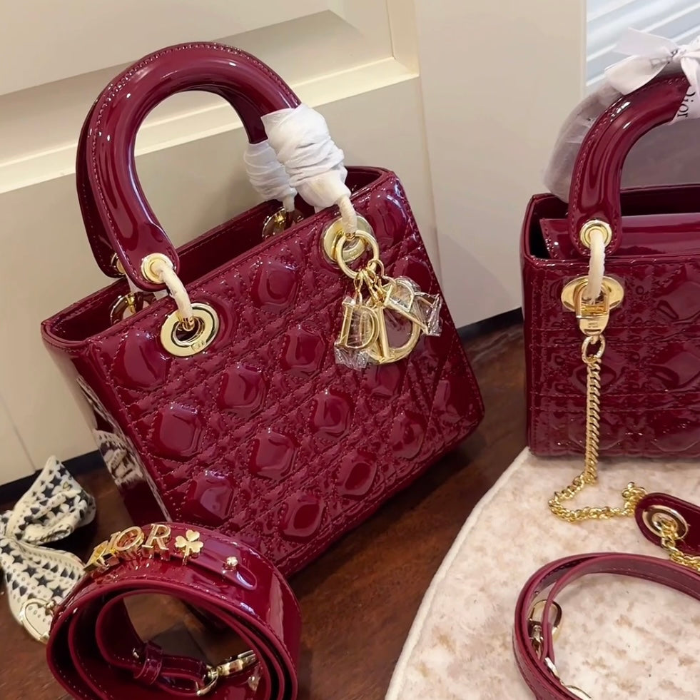 lady-dior-burgundy-leather-bag Handle