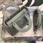 lady-dior-my-abcdior-bag-4 Handle
