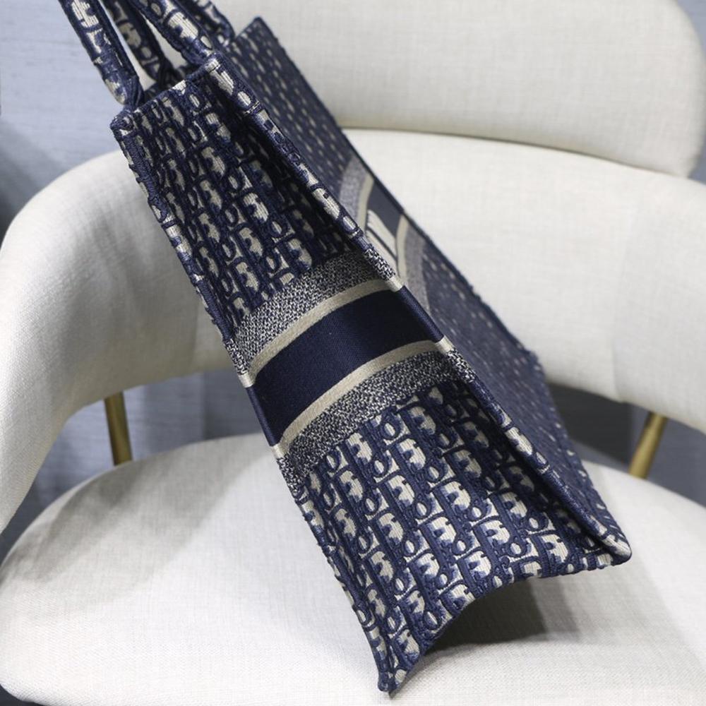 dior-book-tote-10 Tote