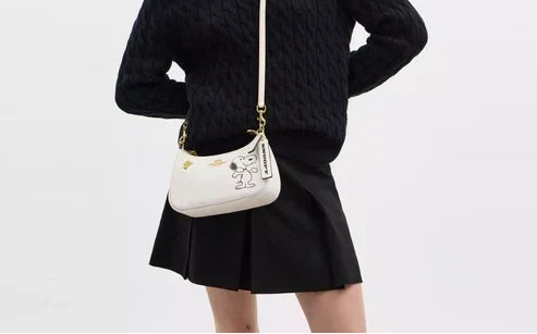 peanuts-teri-snoopy-shoulder-bag Shoulder