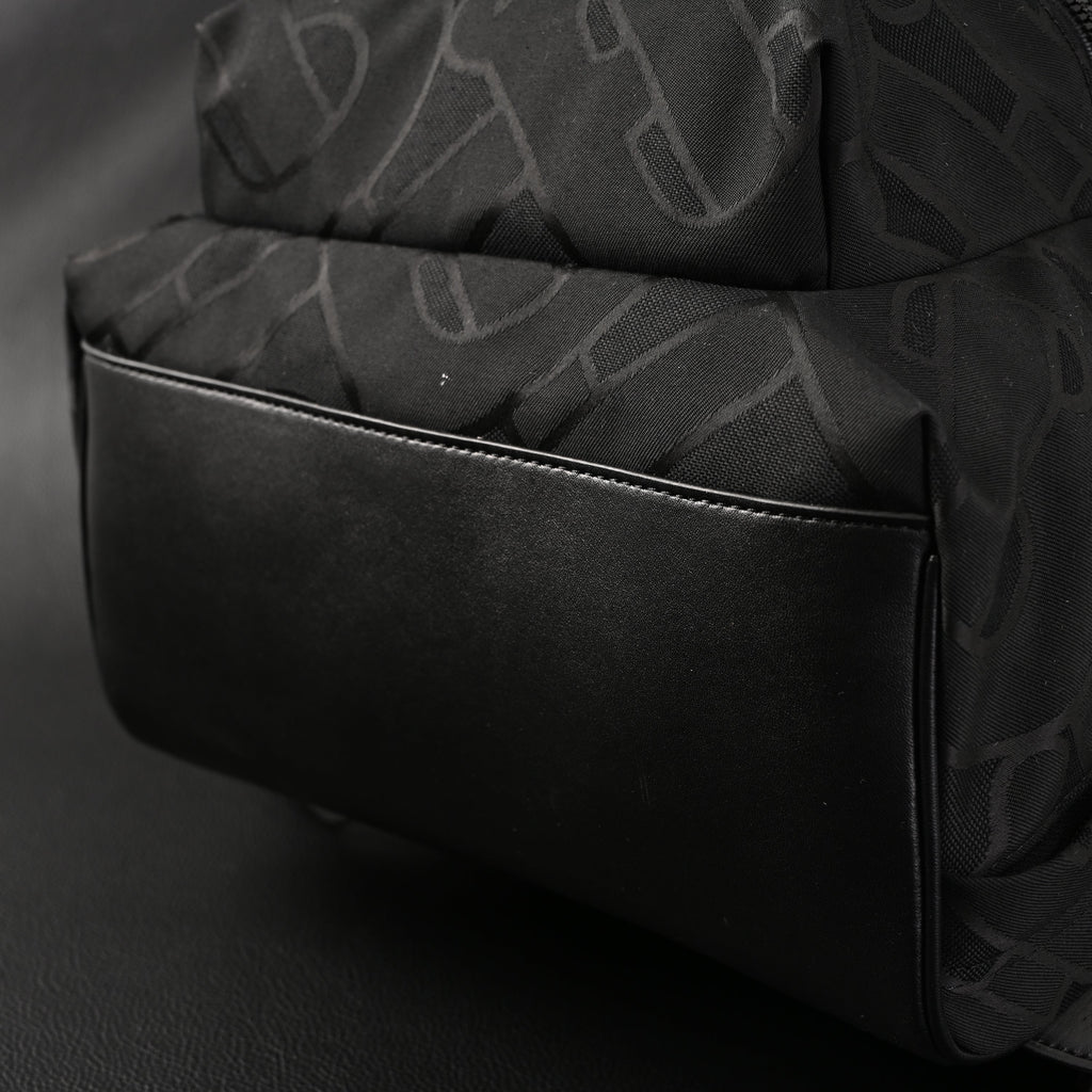 burberry-monogram-black-nylon-backpack ohter