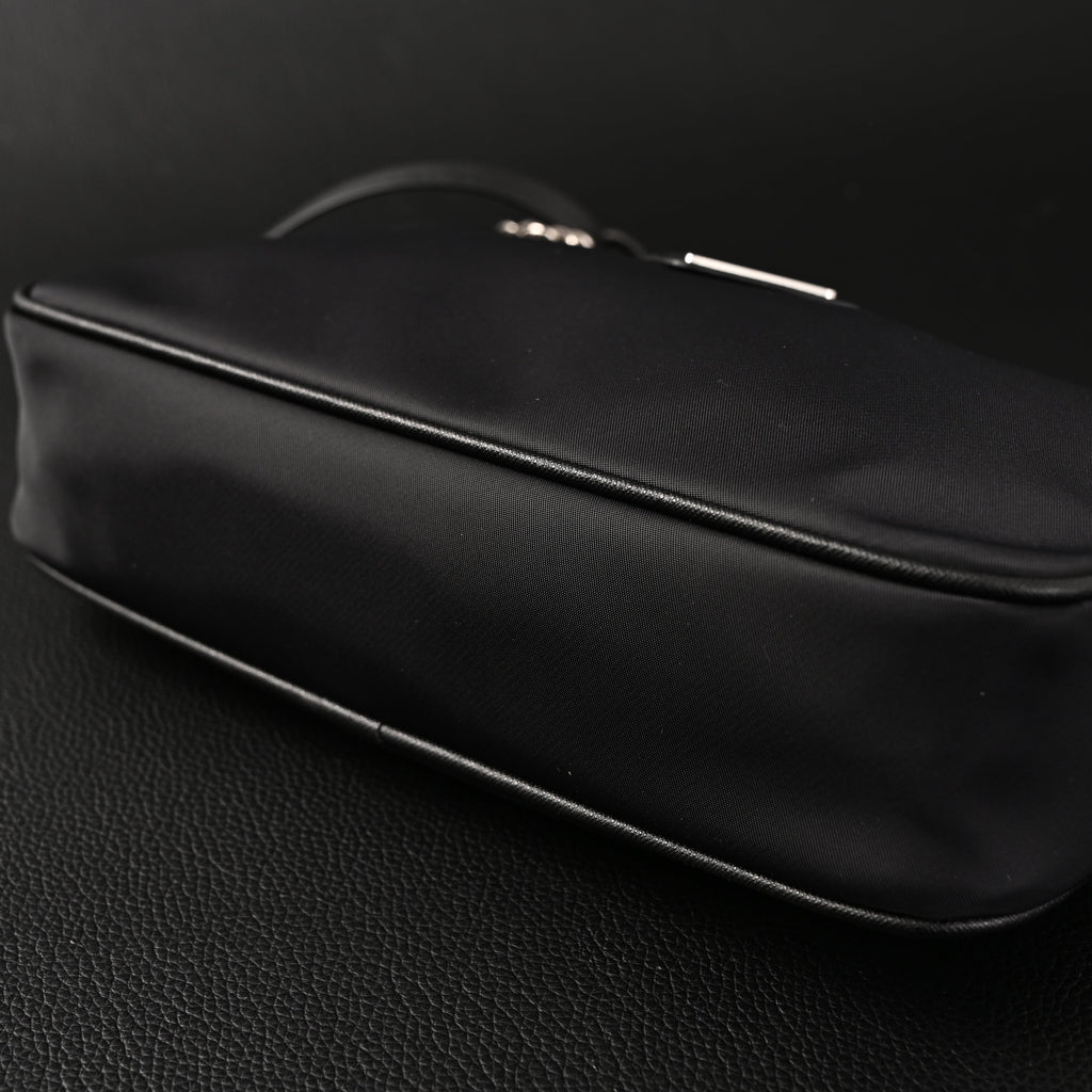 prada-re-edition-2005-nylon-shoulder-bag-black Shoulder
