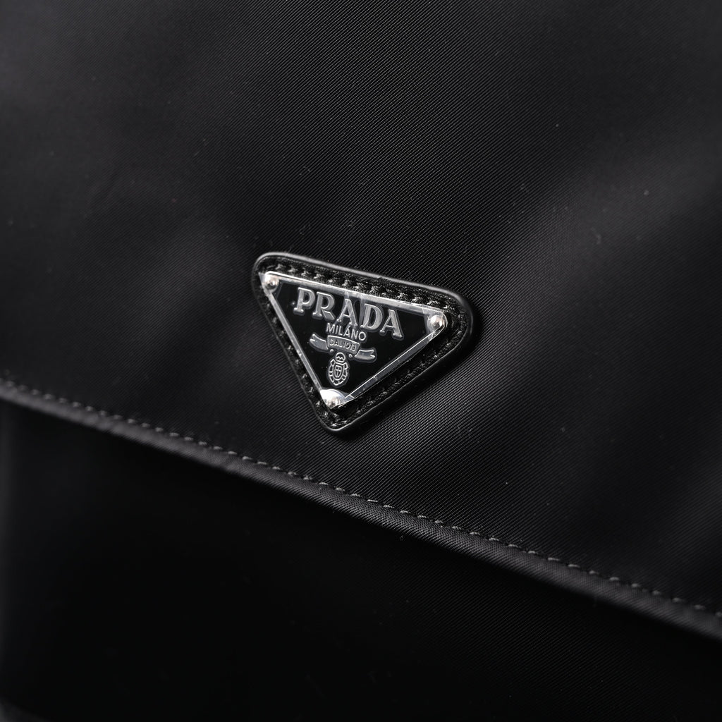 prada-nylon-black-messenger-bag Crossbody